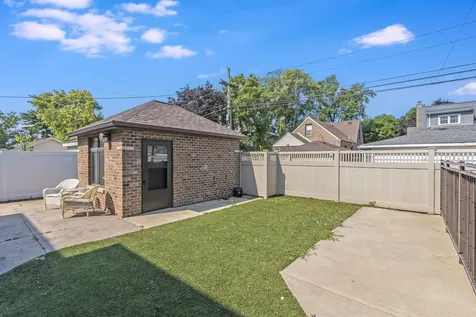 9340 South Clifton Park Avenue Evergreen Park IL 60805