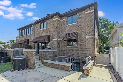 9340 South Clifton Park Avenue Evergreen Park IL 60805