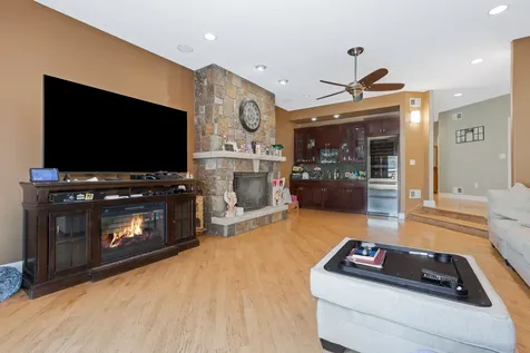 9340 South Clifton Park Avenue Evergreen Park IL 60805