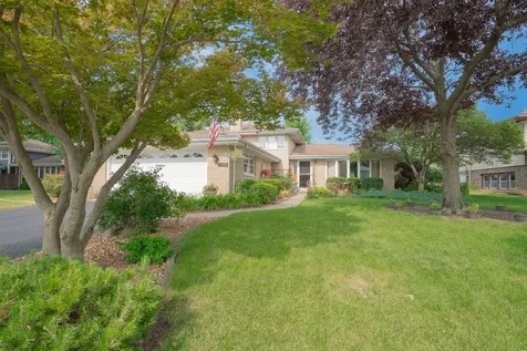 10524 South Michael Drive Palos Hills IL 60465