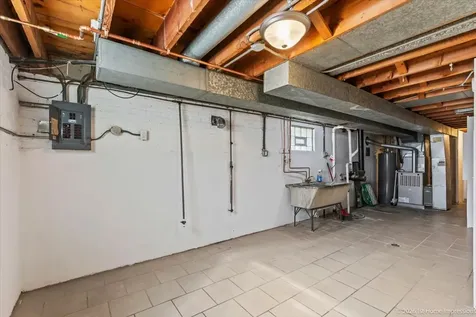 5317 South Hunt Avenue Summit IL 60501
