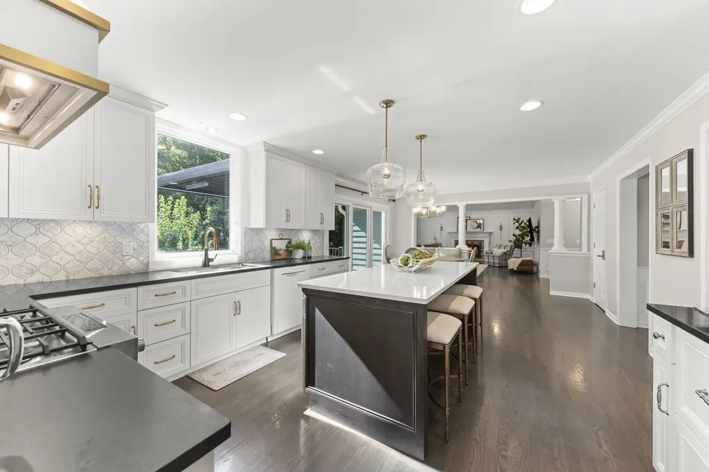 2265 River Woods Drive Naperville IL 60565