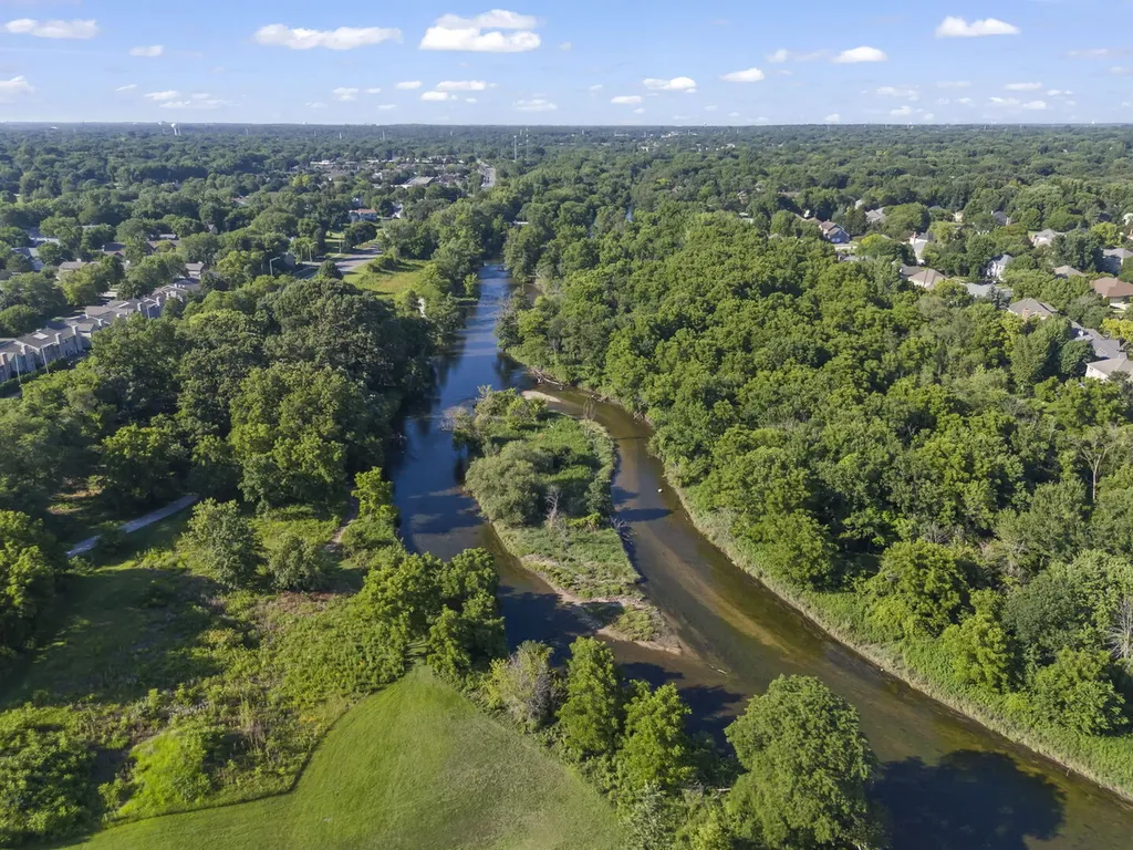 2265 River Woods Drive Naperville IL 60565