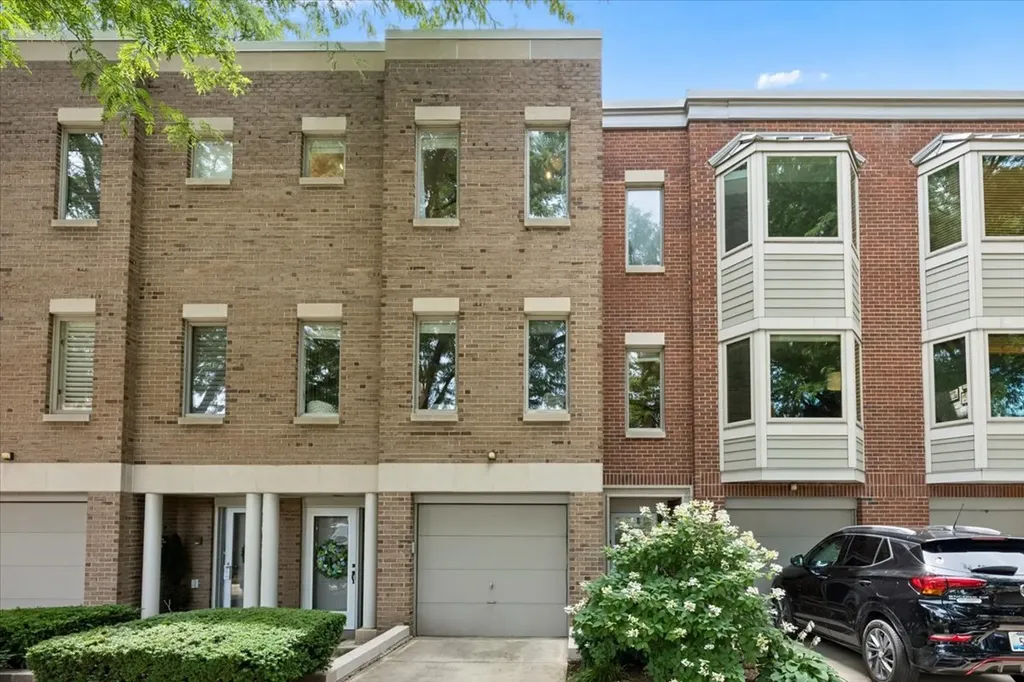 2304 North Lakewood Avenue Chicago IL 60614