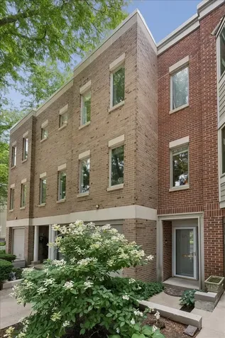 2304 North Lakewood Avenue Chicago IL 60614