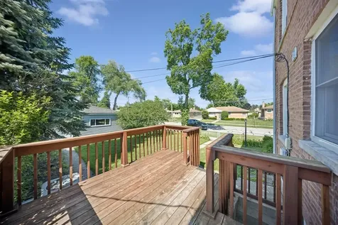 1798 Howard Avenue Des Plaines IL 60018