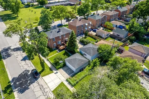 1798 Howard Avenue Des Plaines IL 60018