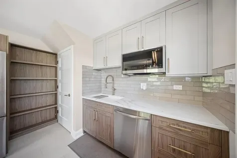 1798 Howard Avenue Des Plaines IL 60018
