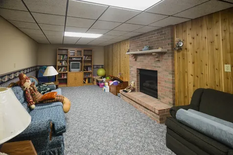 800 Burgess Drive Utica IL 61373