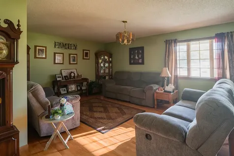 800 Burgess Drive Utica IL 61373
