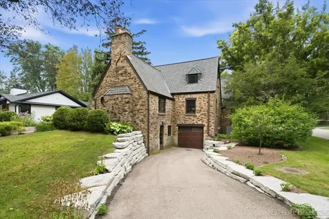 226 Grant Avenue Geneva IL 60134
