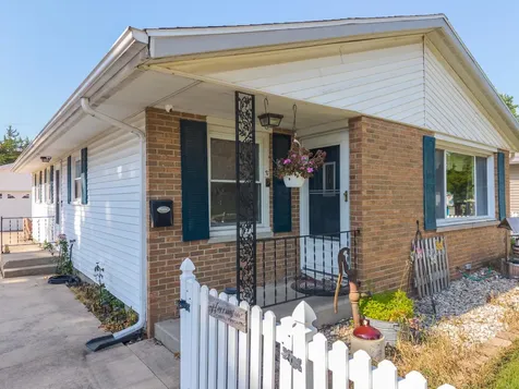 908 East Chestnut Street Pontiac IL 61764