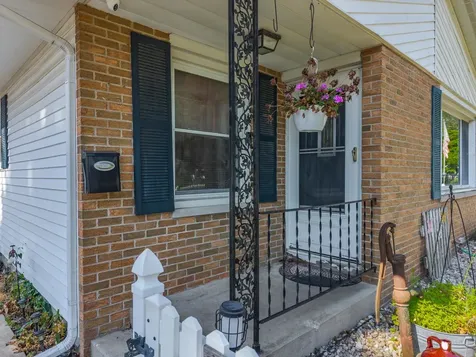 908 East Chestnut Street Pontiac IL 61764
