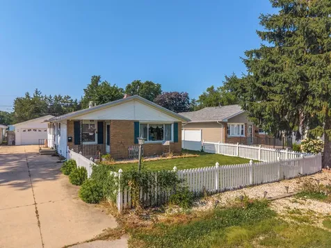 908 East Chestnut Street Pontiac IL 61764