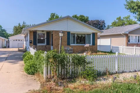 908 East Chestnut Street Pontiac IL 61764