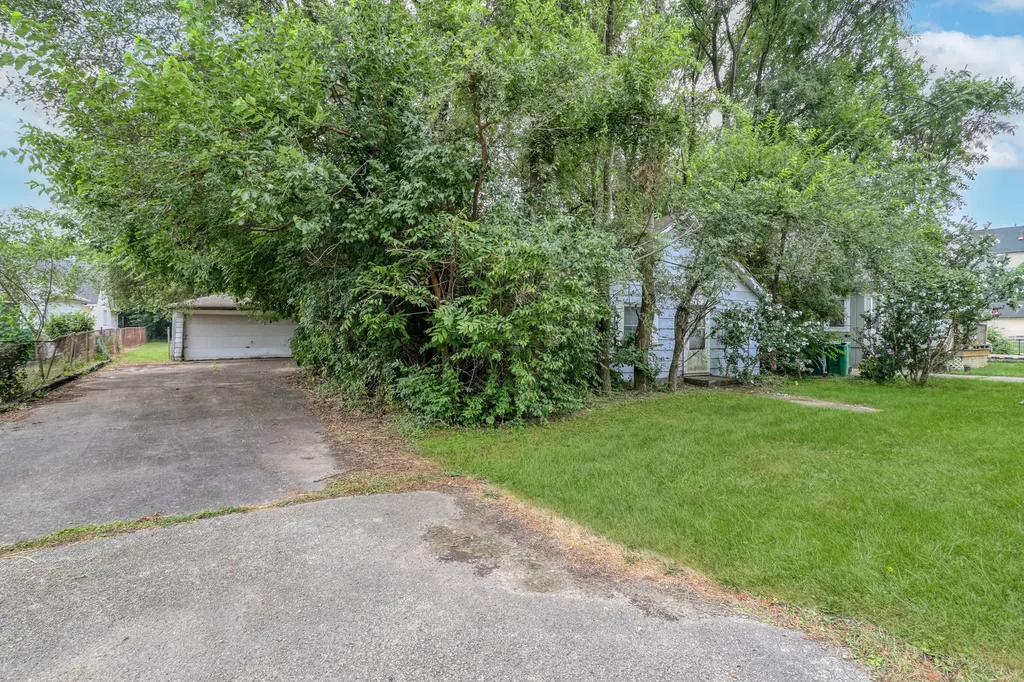 16338 New Avenue Lemont IL 60439