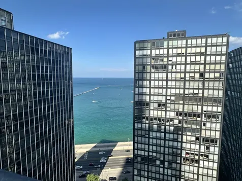 253 East Delaware Place Chicago IL 60611