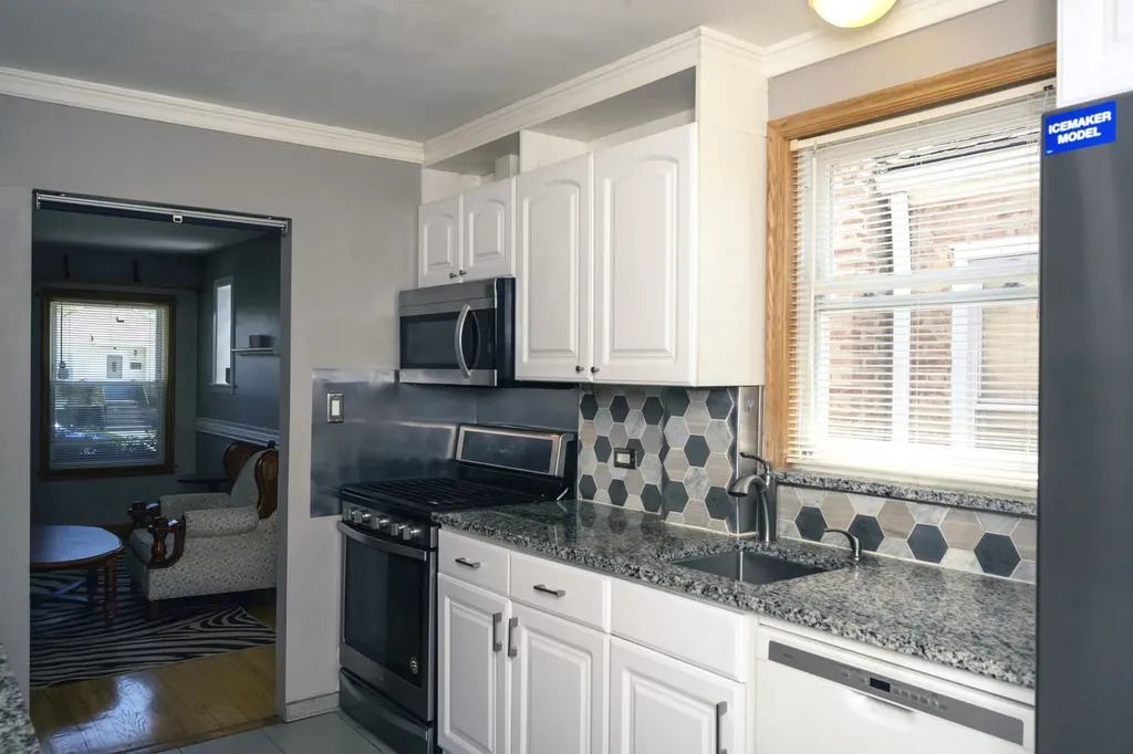 3936 North Oconto Avenue Chicago IL 60634