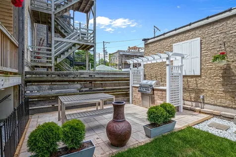 2440 West Iowa Street Chicago IL 60622