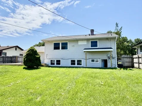 621 West 8th Street Belvidere IL 61008