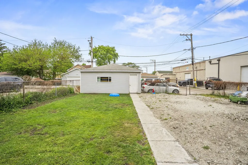 4635 Eberly Avenue Brookfield IL 60513