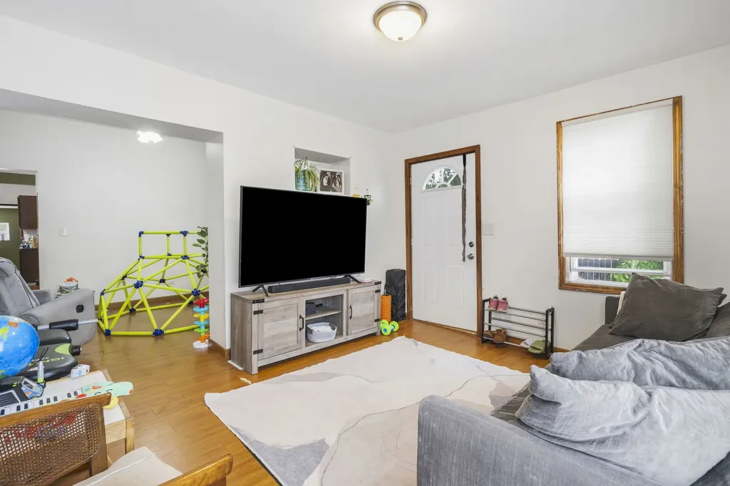 4635 Eberly Avenue Brookfield IL 60513