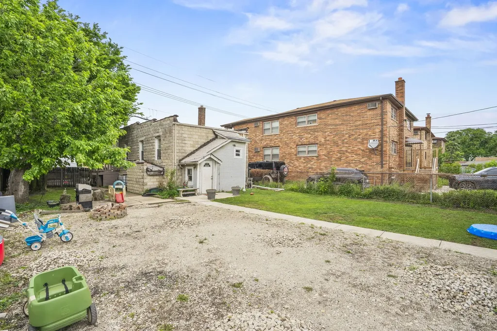 4635 Eberly Avenue Brookfield IL 60513
