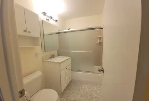 8905 Knight Avenue Des Plaines IL 60016