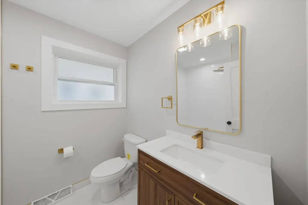 5750 South Oak Park Avenue Chicago IL 60638