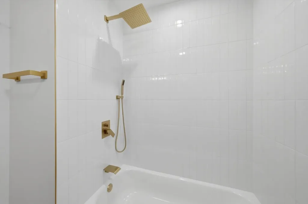 5750 South Oak Park Avenue Chicago IL 60638