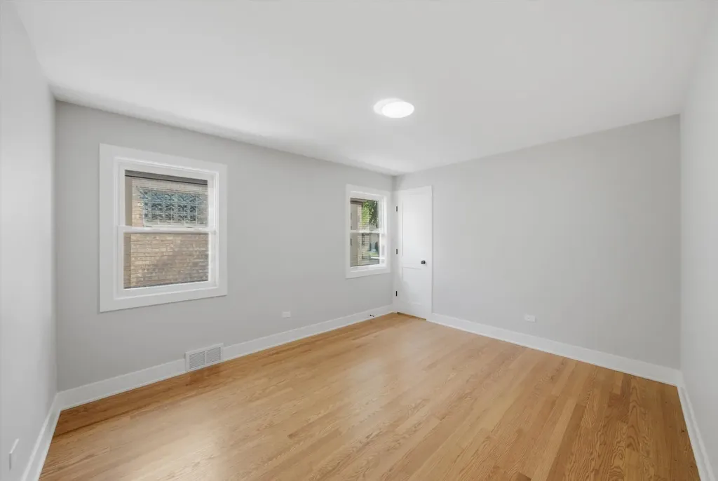 5750 South Oak Park Avenue Chicago IL 60638