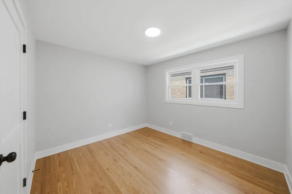 5750 South Oak Park Avenue Chicago IL 60638