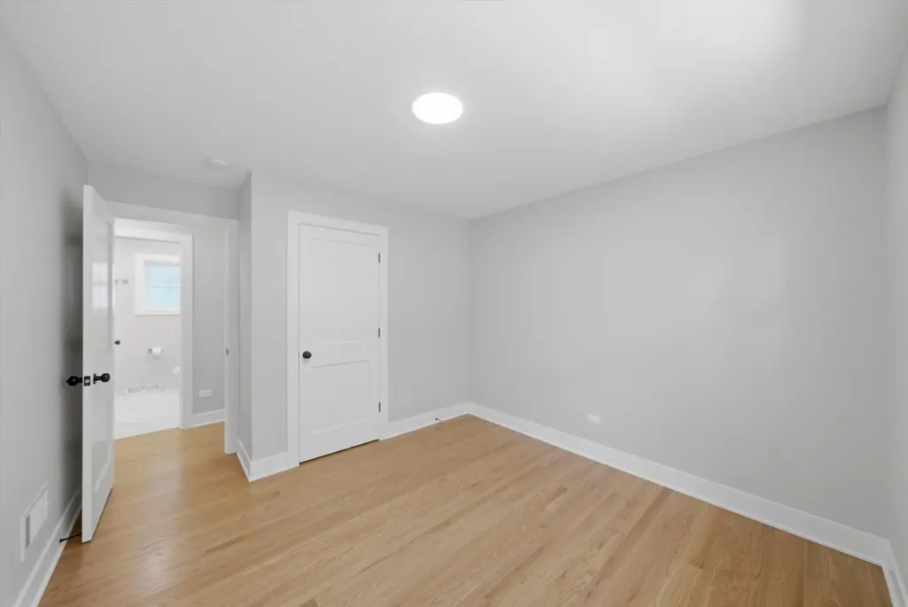5750 South Oak Park Avenue Chicago IL 60638