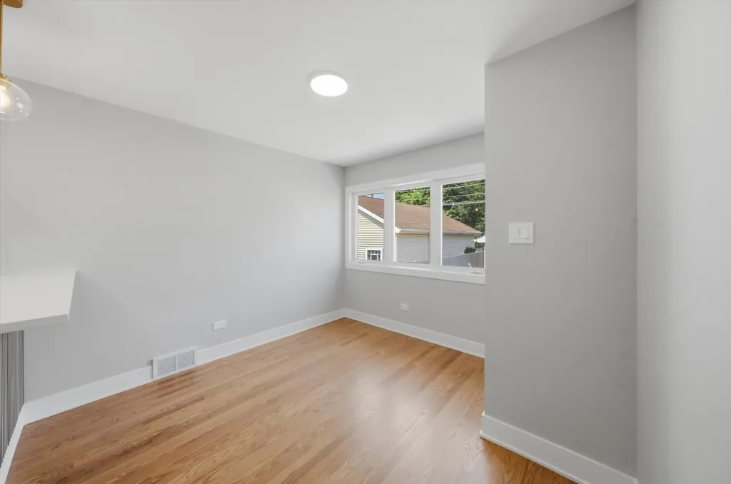 5750 South Oak Park Avenue Chicago IL 60638