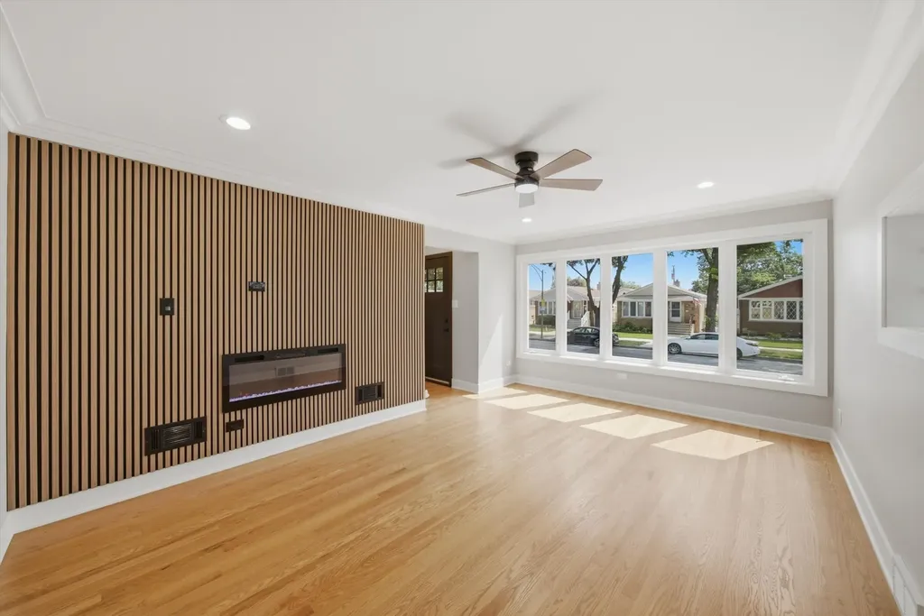 5750 South Oak Park Avenue Chicago IL 60638