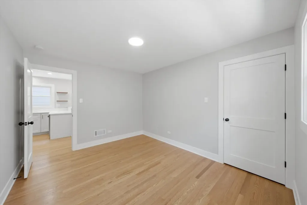 5750 South Oak Park Avenue Chicago IL 60638