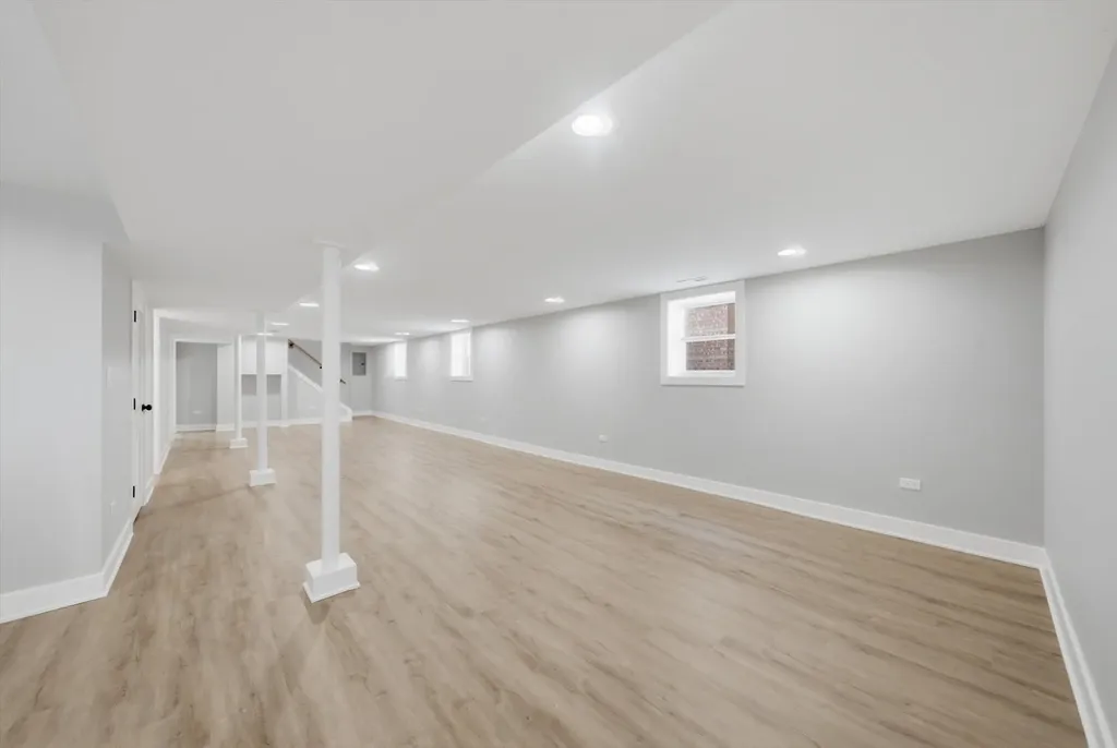 5750 South Oak Park Avenue Chicago IL 60638