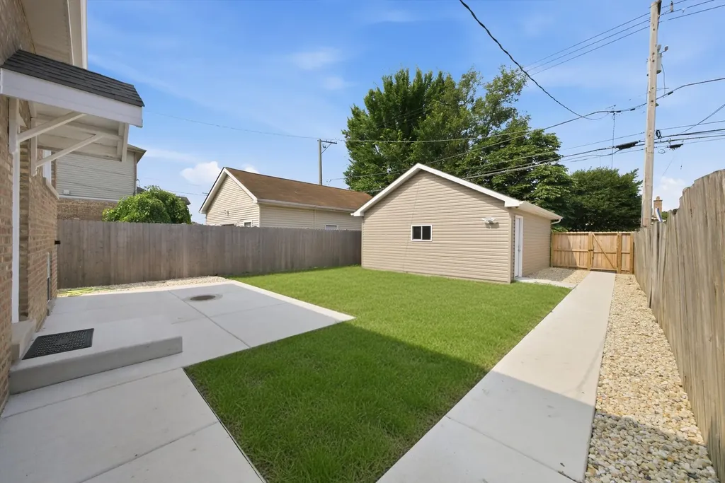 5750 South Oak Park Avenue Chicago IL 60638