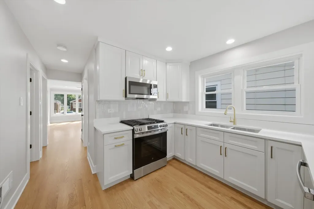 5750 South Oak Park Avenue Chicago IL 60638