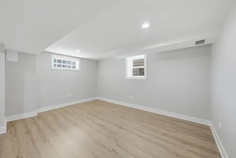 5750 South Oak Park Avenue Chicago IL 60638