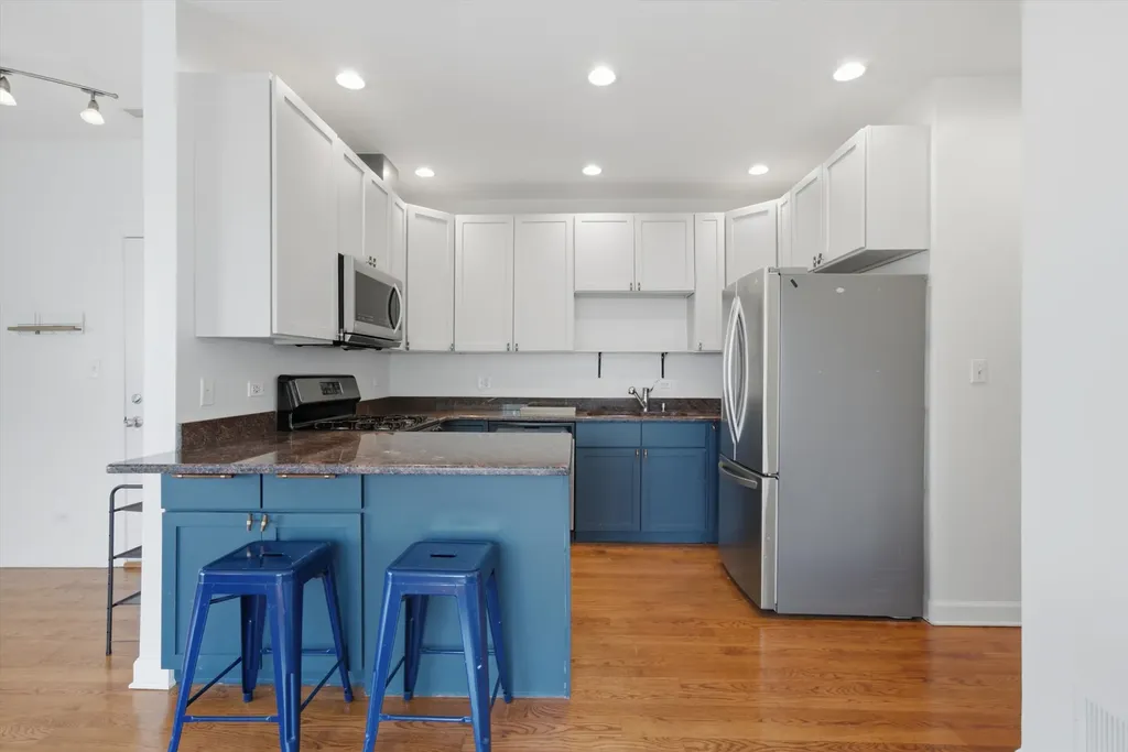 3801 North Kedzie Avenue Chicago IL 60618