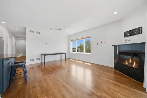 3801 North Kedzie Avenue Chicago IL 60618