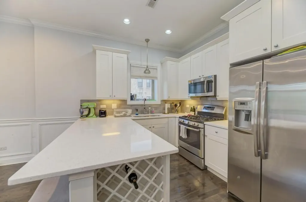 4224 South King Drive Chicago IL 60653