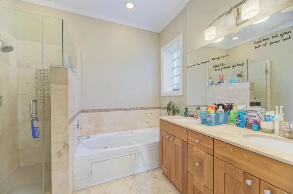 4224 South King Drive Chicago IL 60653