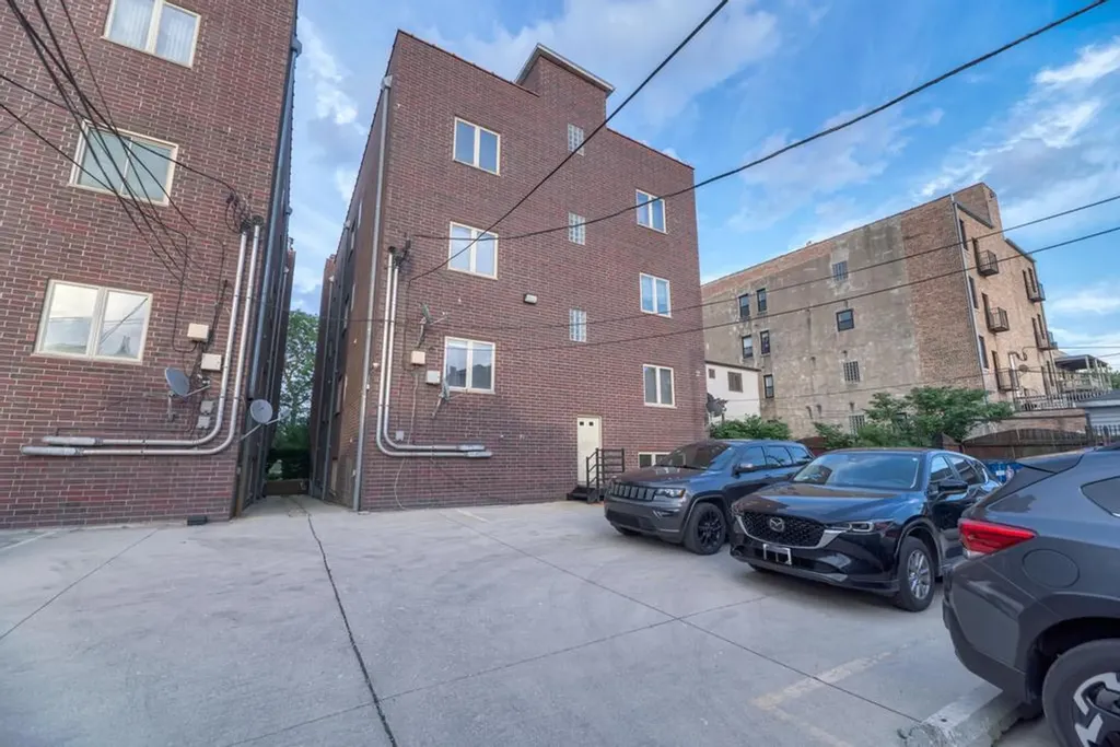4224 South King Drive Chicago IL 60653