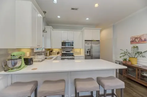 4224 South King Drive Chicago IL 60653