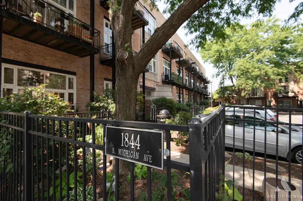 1844 South Michigan Avenue Chicago IL 60616