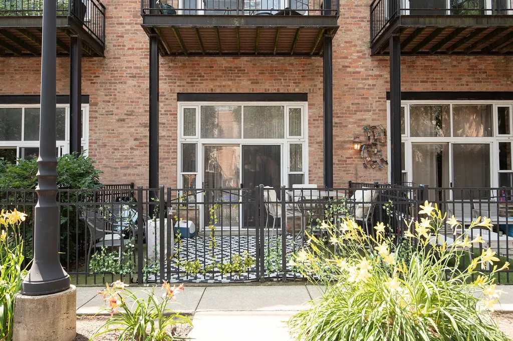 1844 South Michigan Avenue Chicago IL 60616