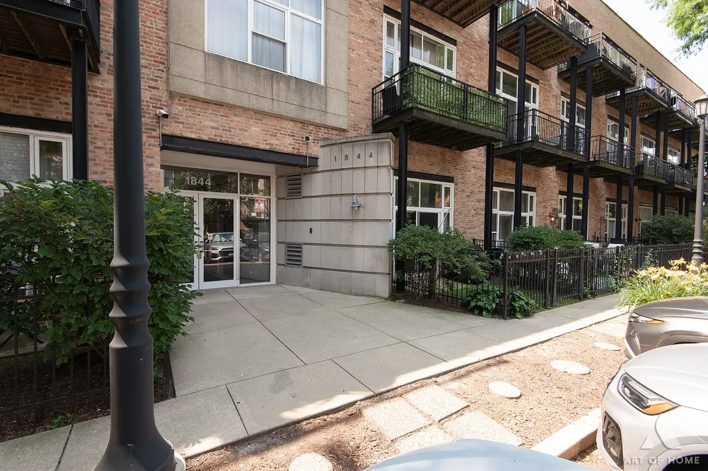 1844 South Michigan Avenue Chicago IL 60616
