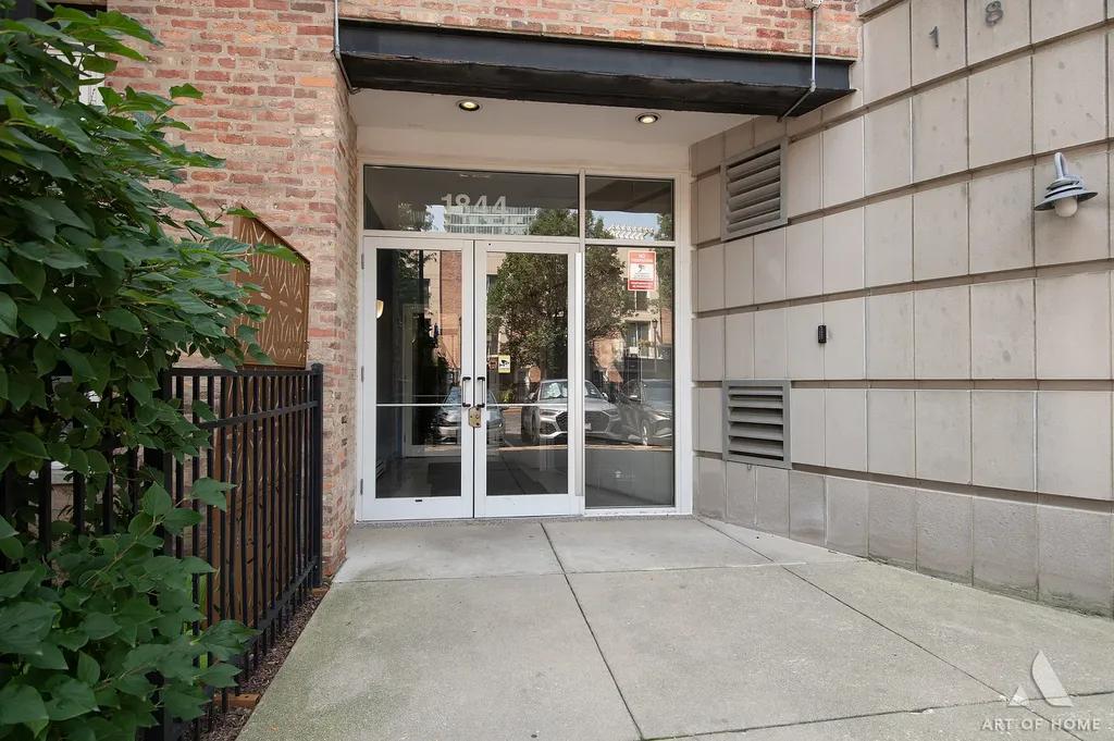 1844 South Michigan Avenue Chicago IL 60616